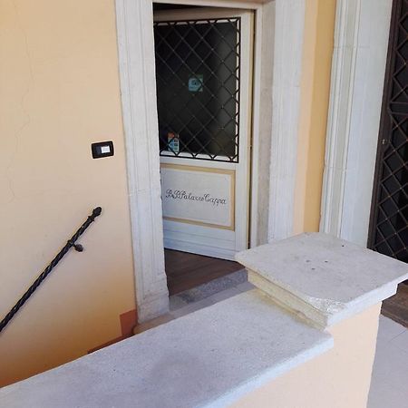 B&B Palazzo Cappa LʼAquila Buitenkant foto