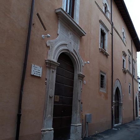 B&B Palazzo Cappa LʼAquila Buitenkant foto