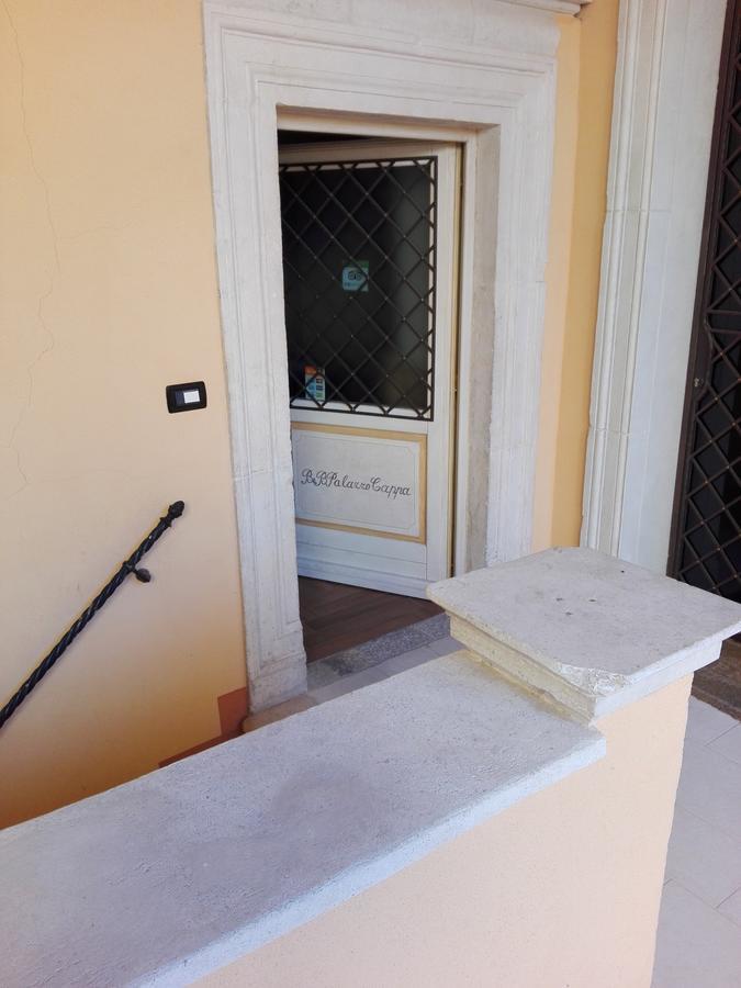 B&B Palazzo Cappa LʼAquila Buitenkant foto