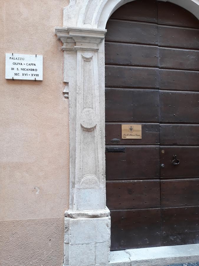B&B Palazzo Cappa LʼAquila Buitenkant foto