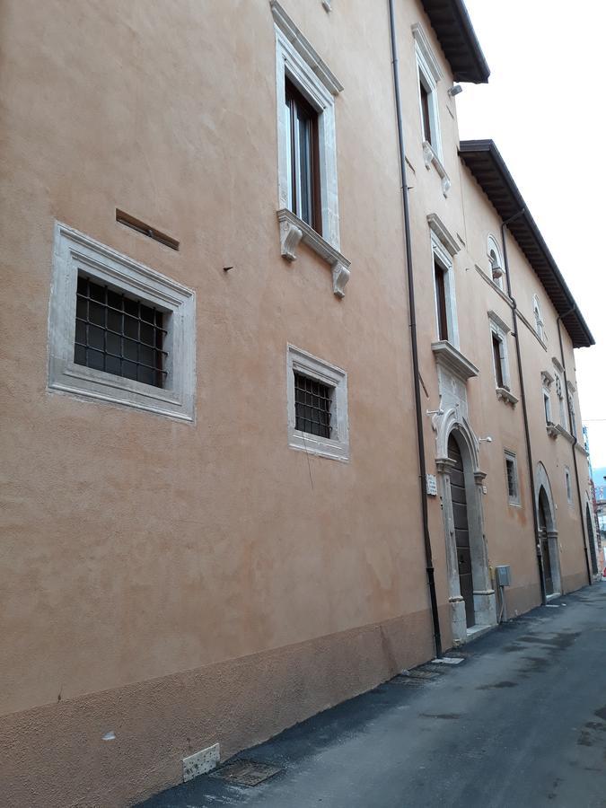 B&B Palazzo Cappa LʼAquila Buitenkant foto